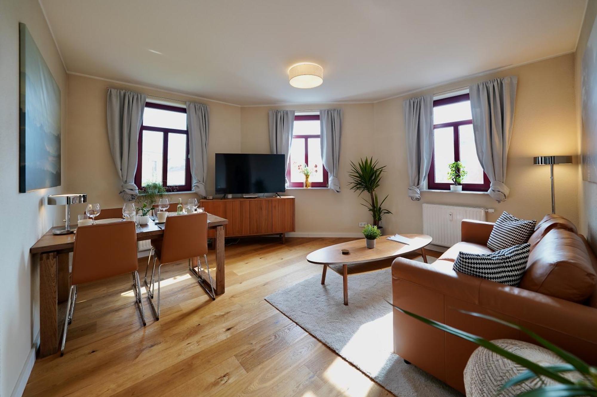 Edler Wohnraum Noble Stadtoase Mit Boxspringbett, Kaffeevollautomat & Parkplatz Zwickau Exteriör bild